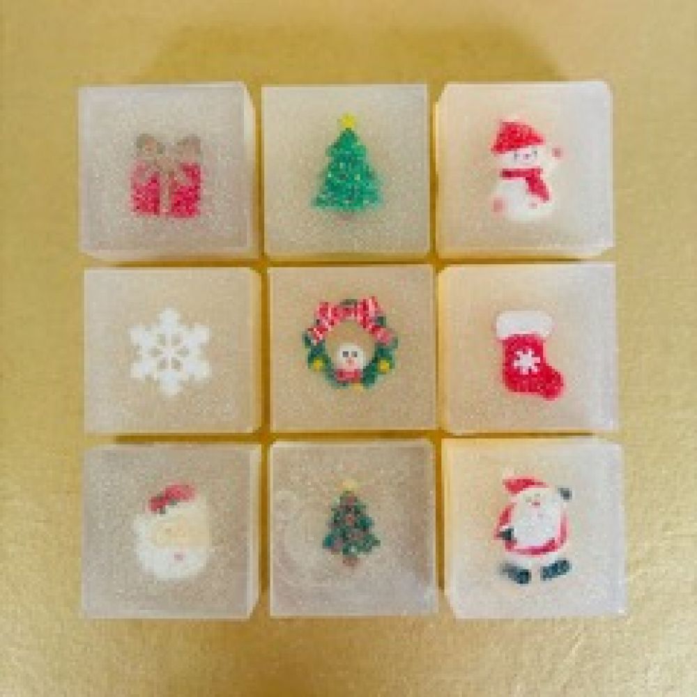 Savon avec figurines - Mamie Rajeunit