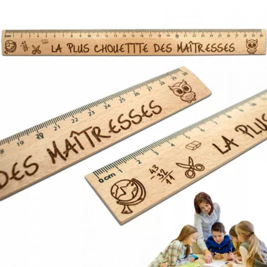 Règle en bois - La plus chouette des maîtresses